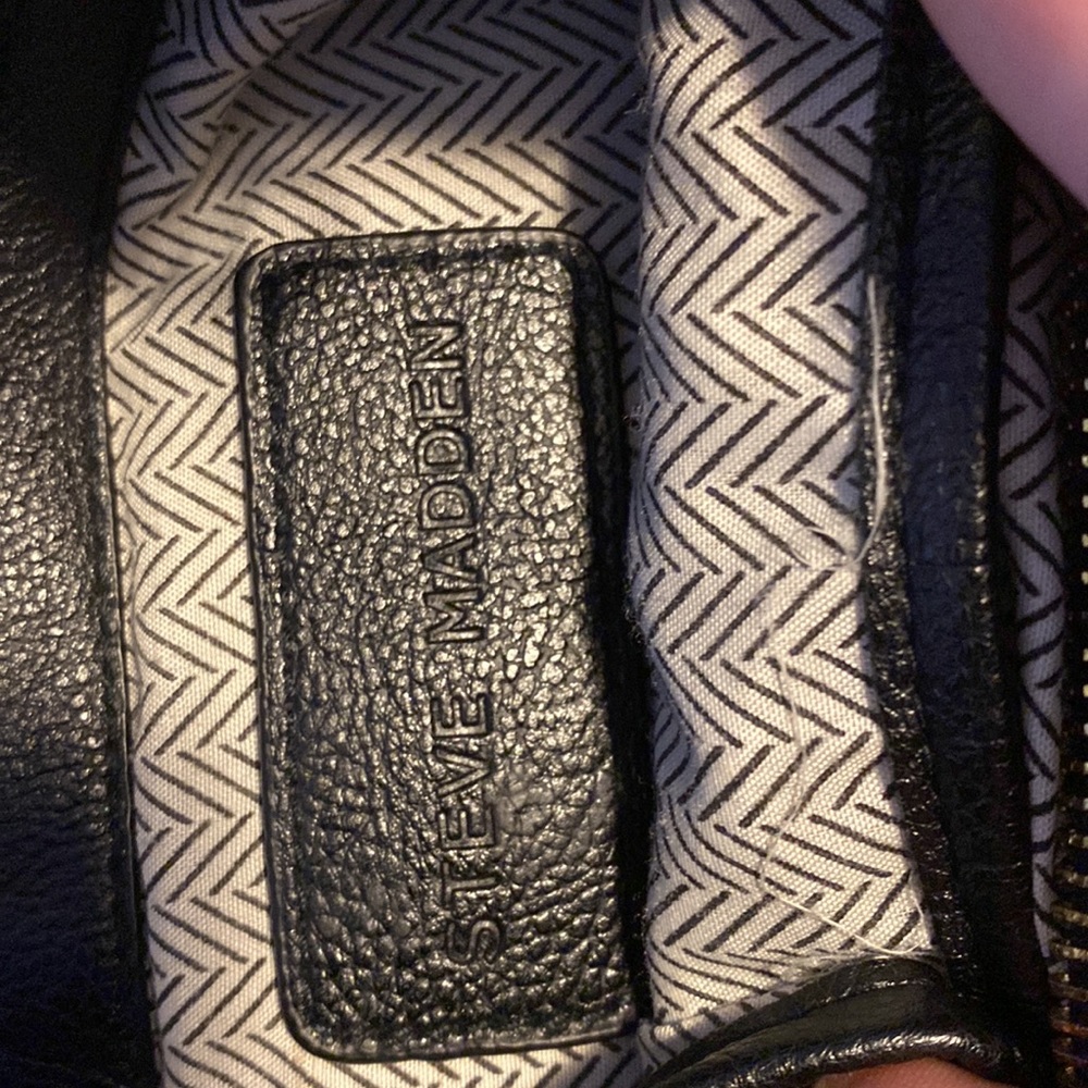 Steve Madden Black & Gold Purse Gem